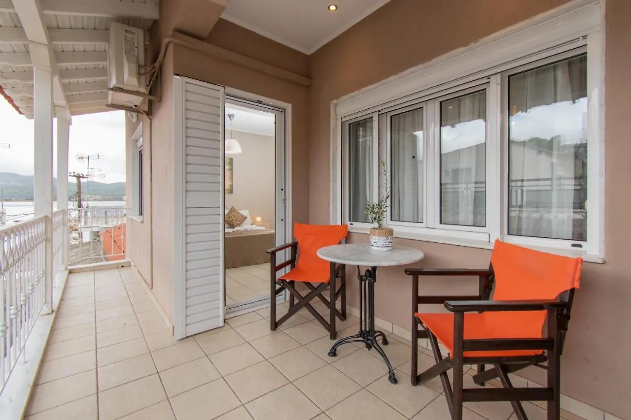Cristina Apartment 2 نيوس مارماراس